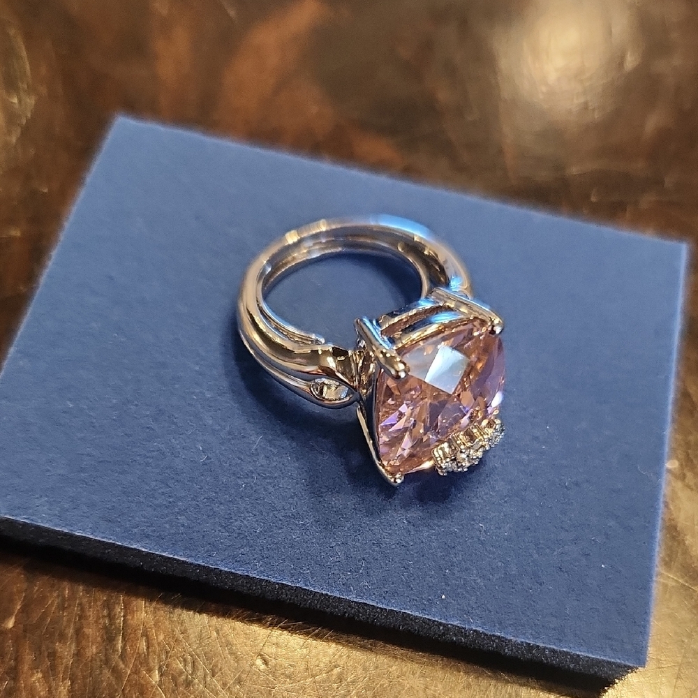 Elegant Avon Pink Gemstone Ring W/ Floral Accent - Picture 3 of 8